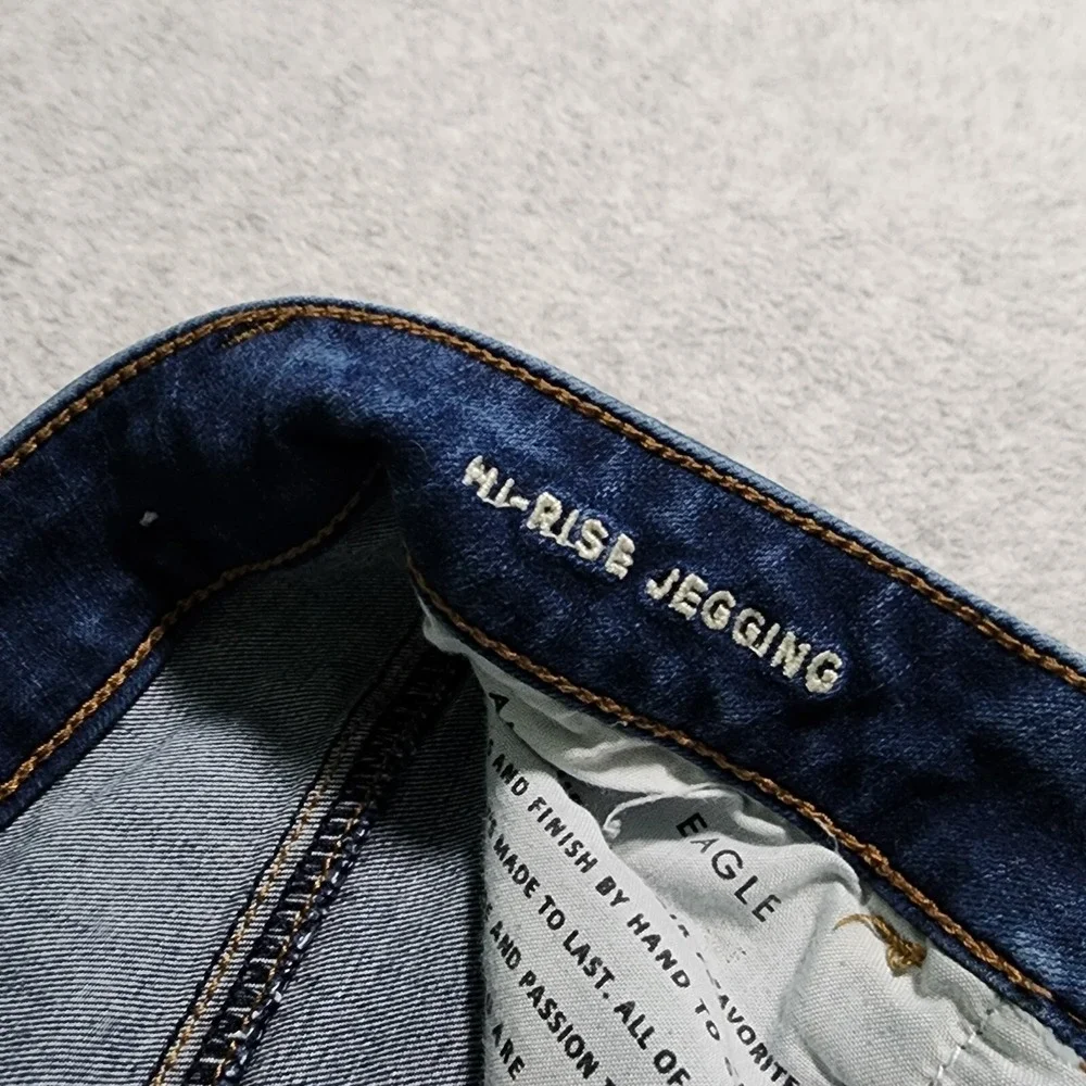 American Eagle Womens Hi-Rise Jegging 360 Next Level Stretch Distressed Size 2L
